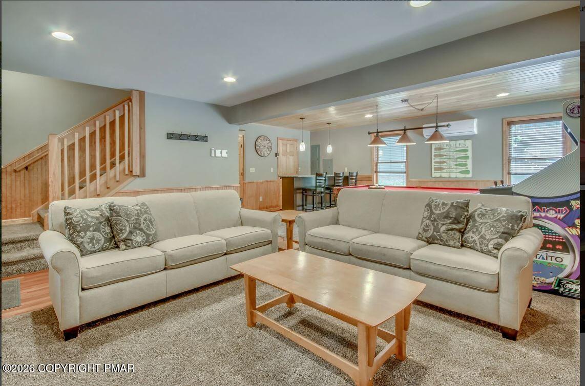 112 Pineknoll Drive