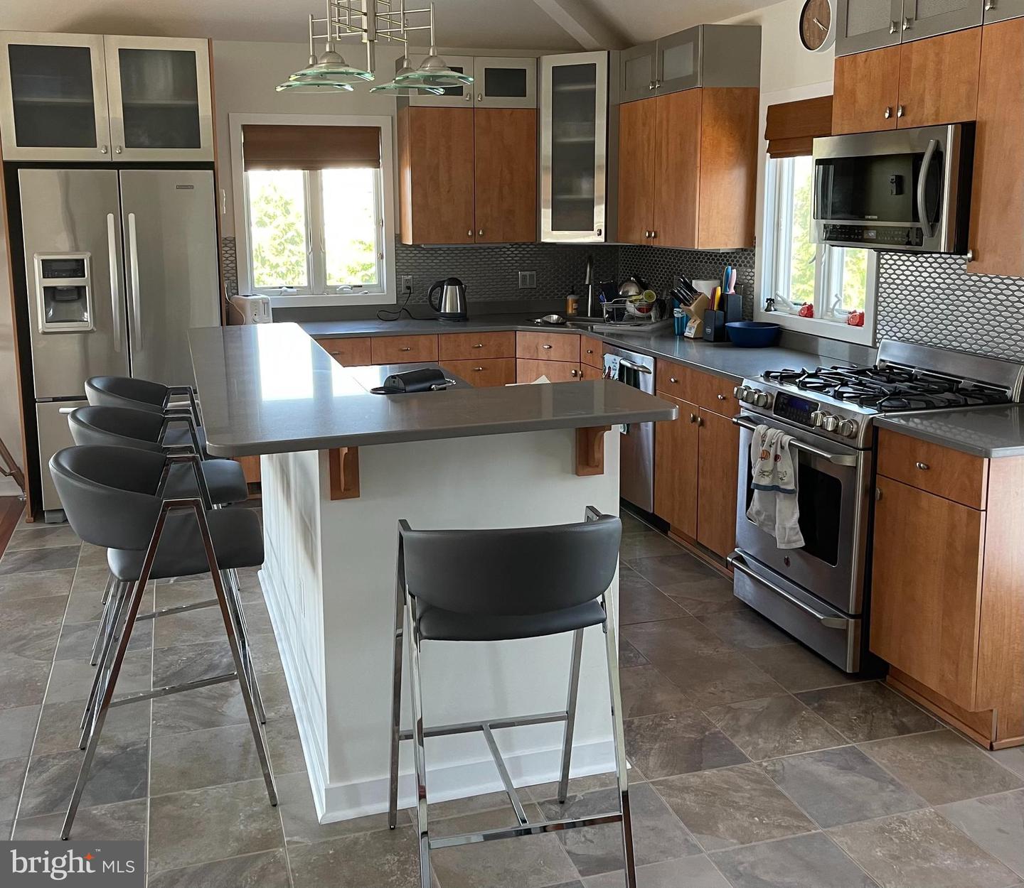 48 A Long Beach Blvd