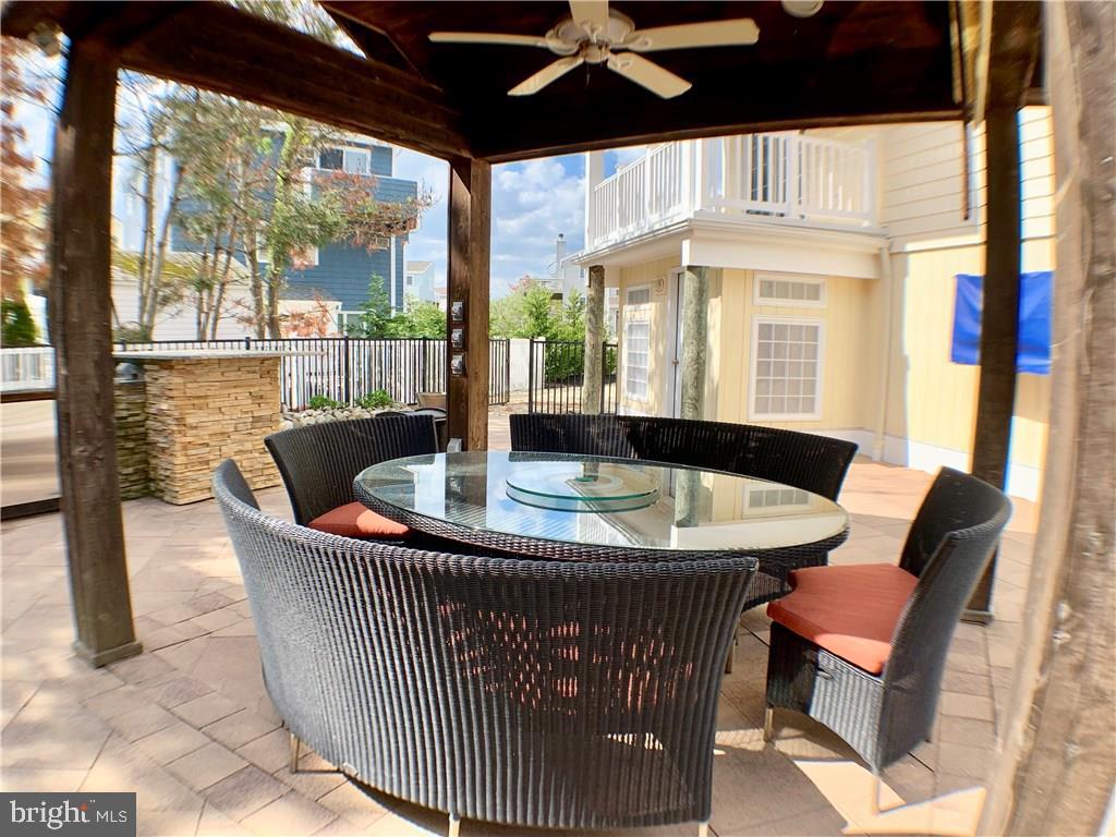 48 A Long Beach Blvd