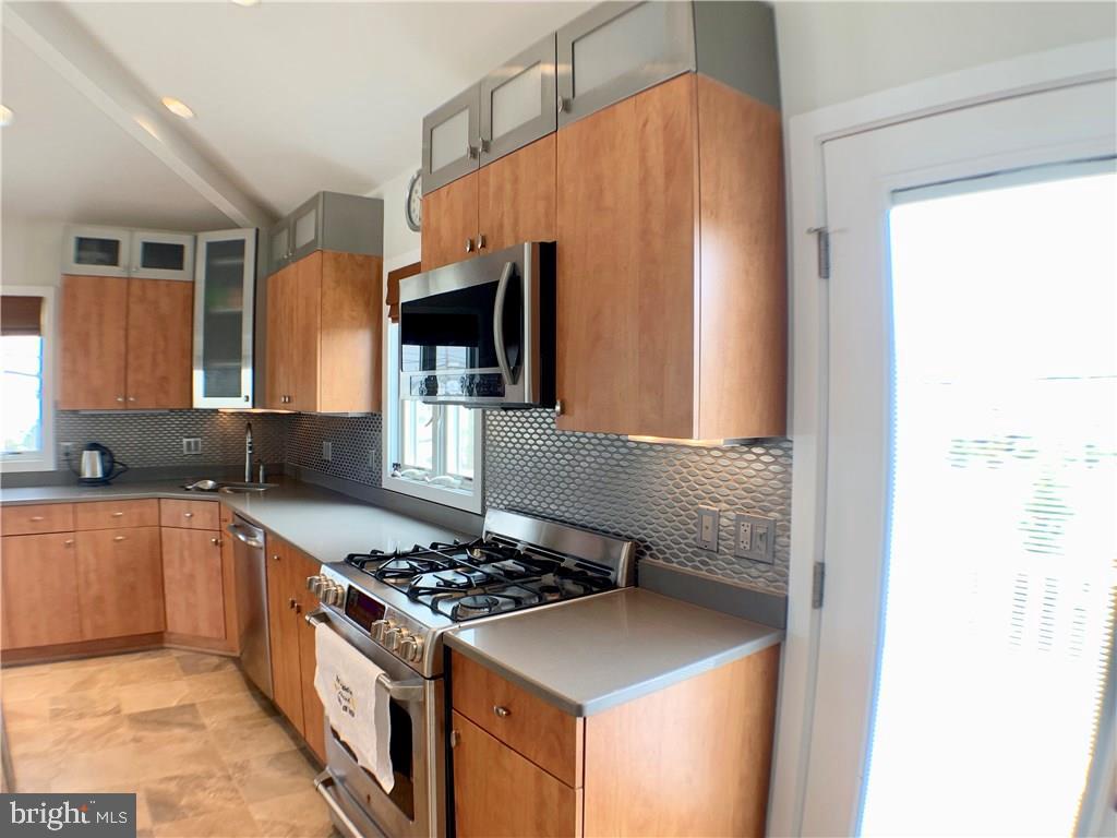 48 A Long Beach Blvd