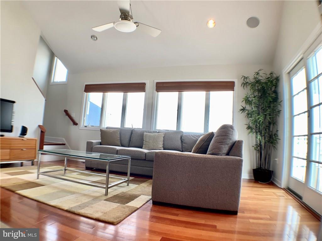 48 A Long Beach Blvd