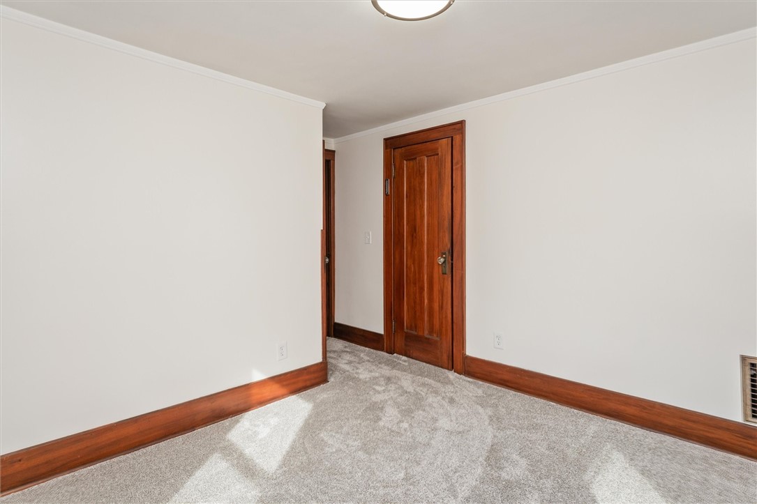 321 Laurelton Road
