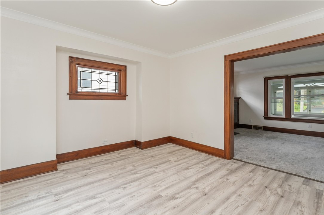321 Laurelton Road