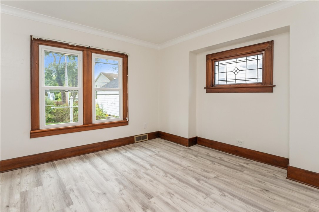 321 Laurelton Road