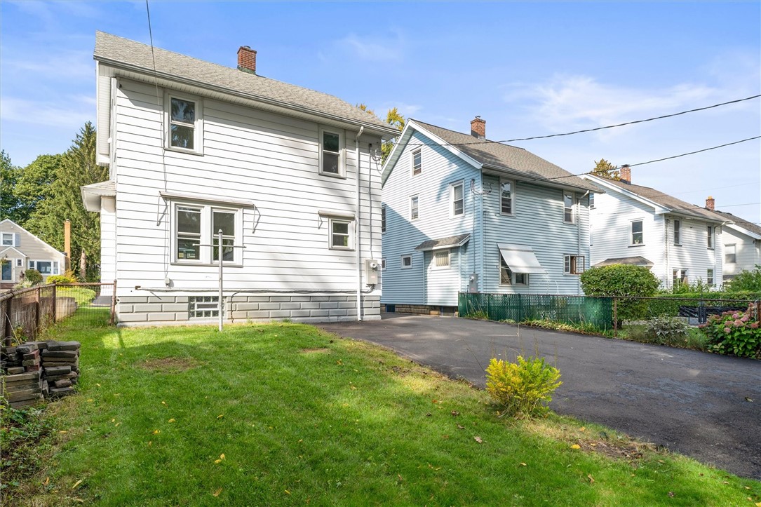 321 Laurelton Road
