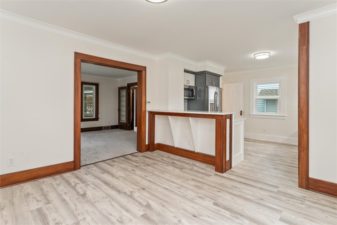 321 Laurelton Road