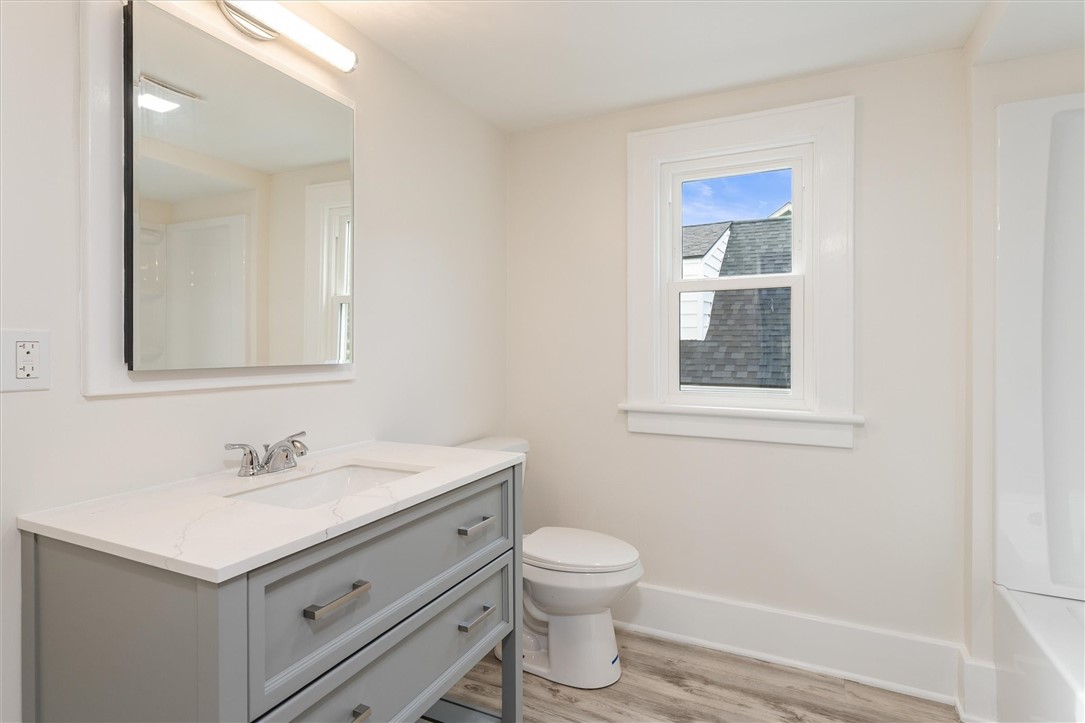 321 Laurelton Road