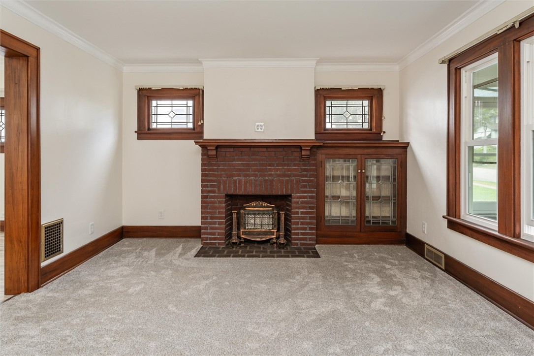 321 Laurelton Road
