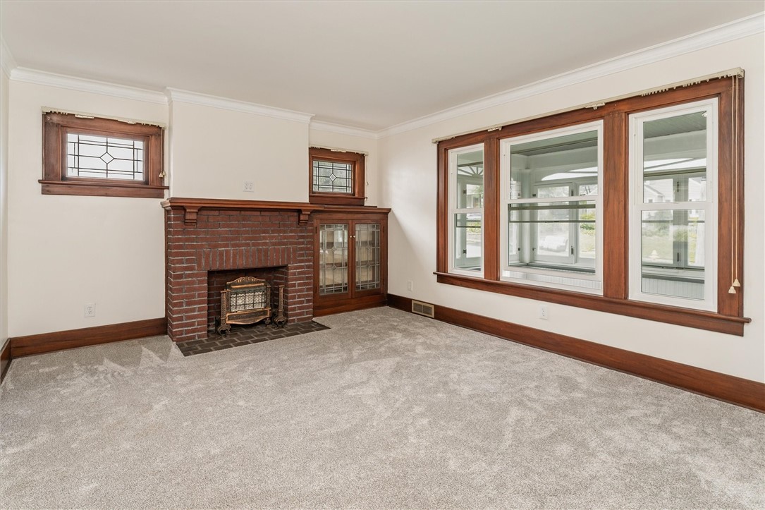 321 Laurelton Road
