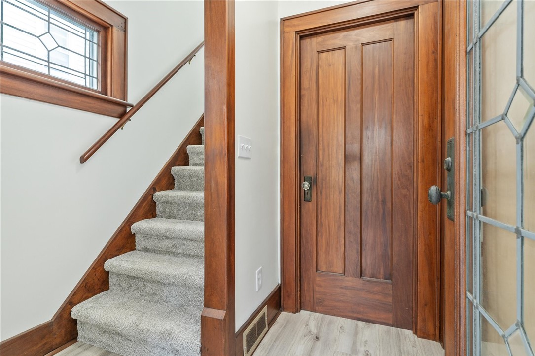 321 Laurelton Road