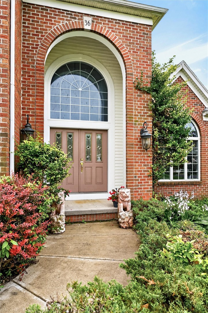 36 Orange Tree Circle
