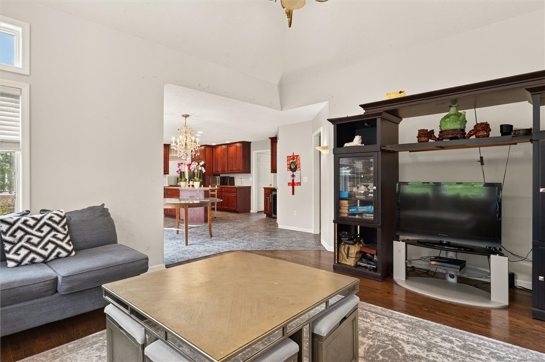 36 Orange Tree Circle