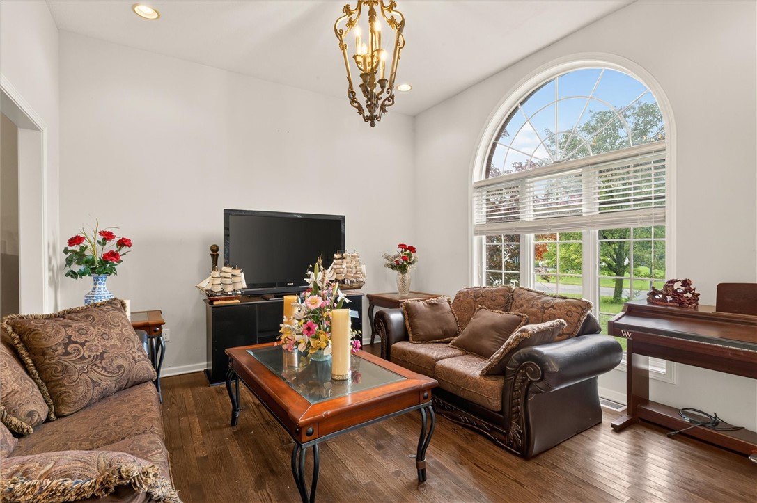36 Orange Tree Circle
