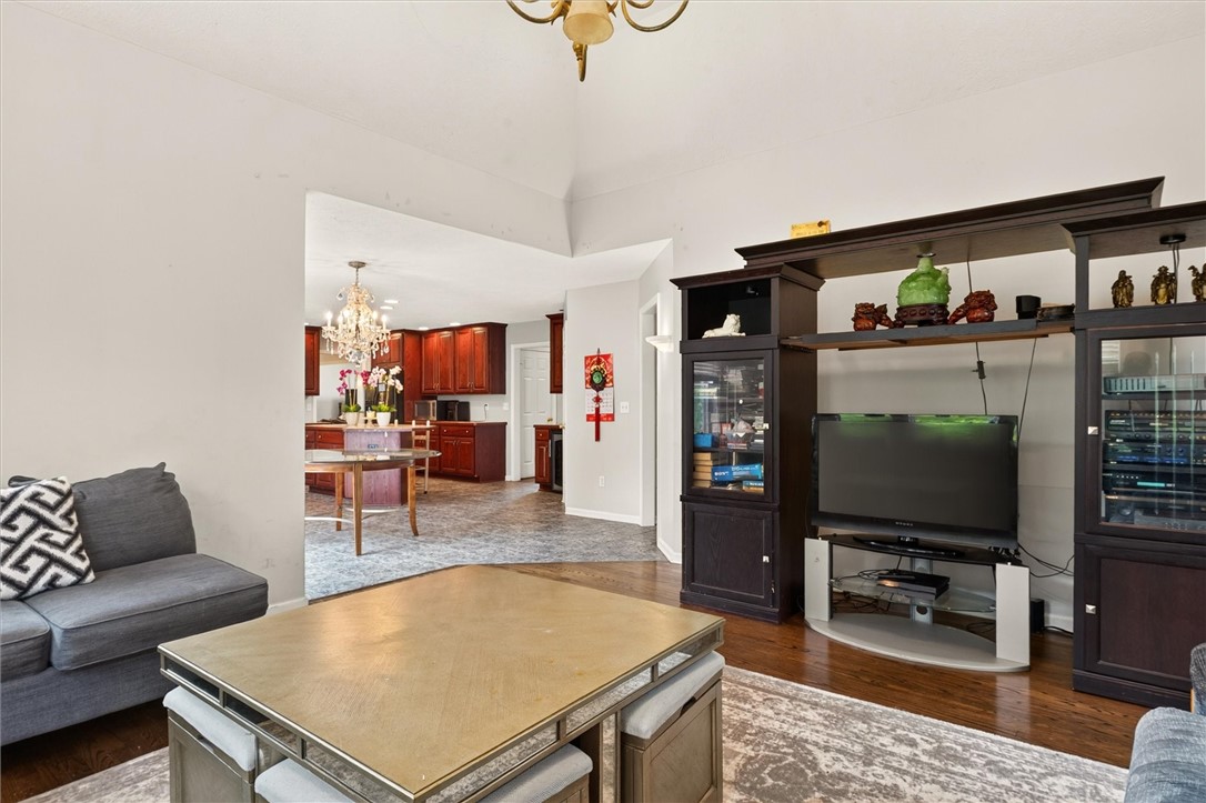 36 Orange Tree Circle