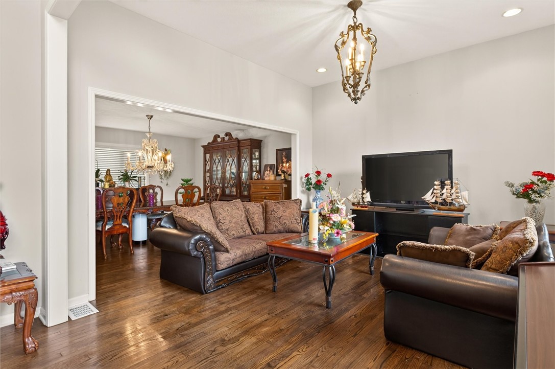 36 Orange Tree Circle
