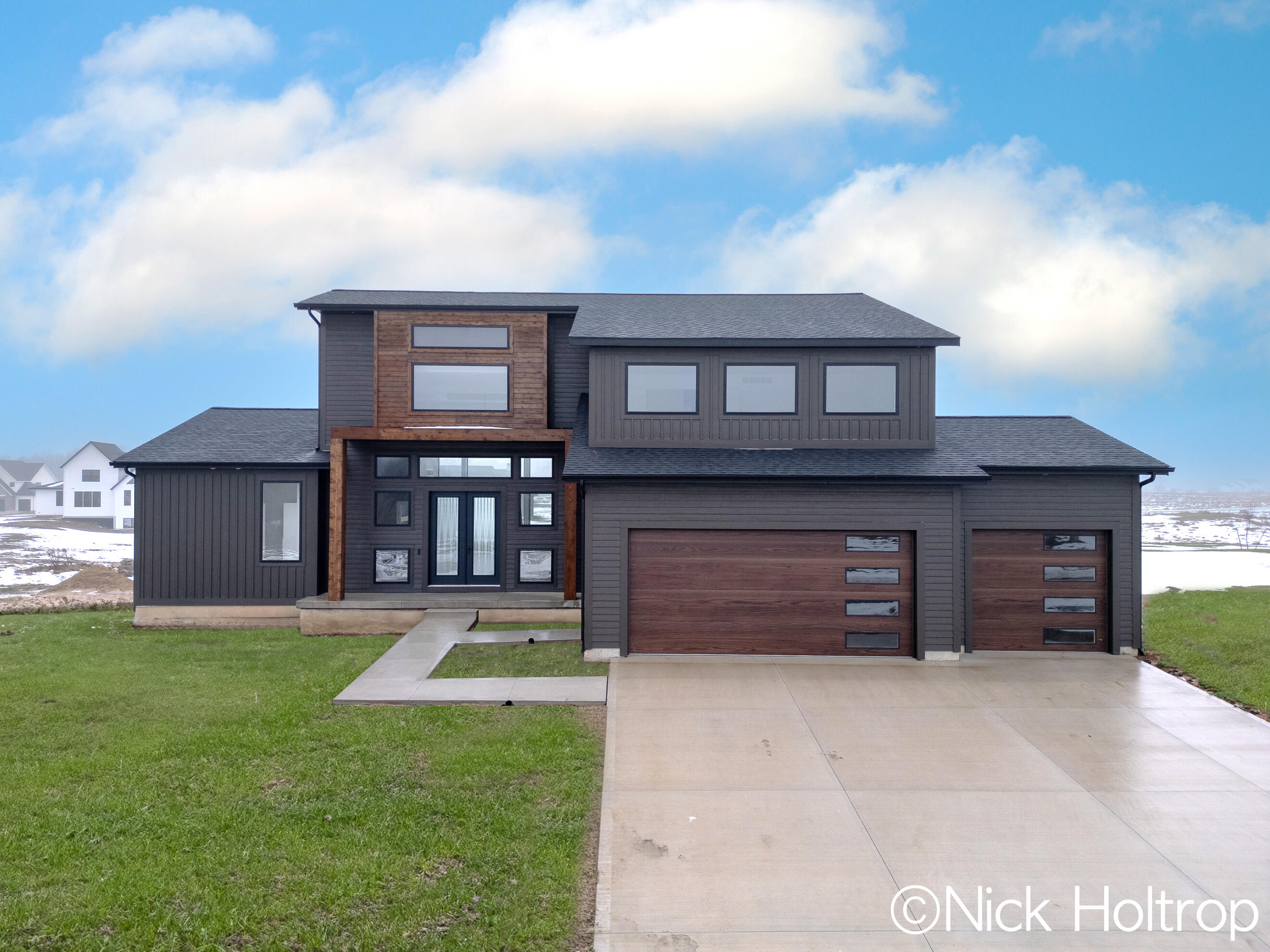 5933 Analise Lane NE