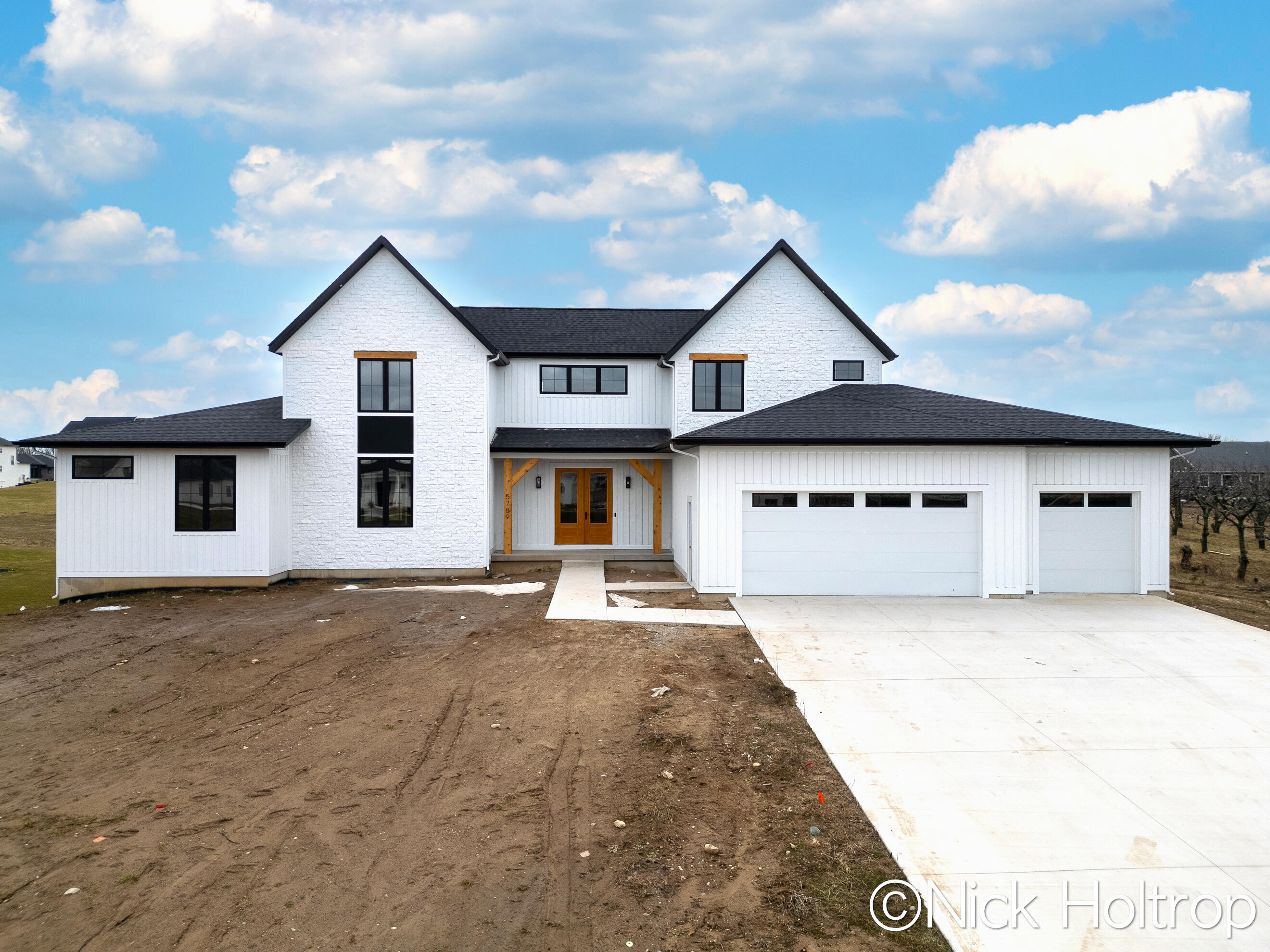5789 Analise Lane NE