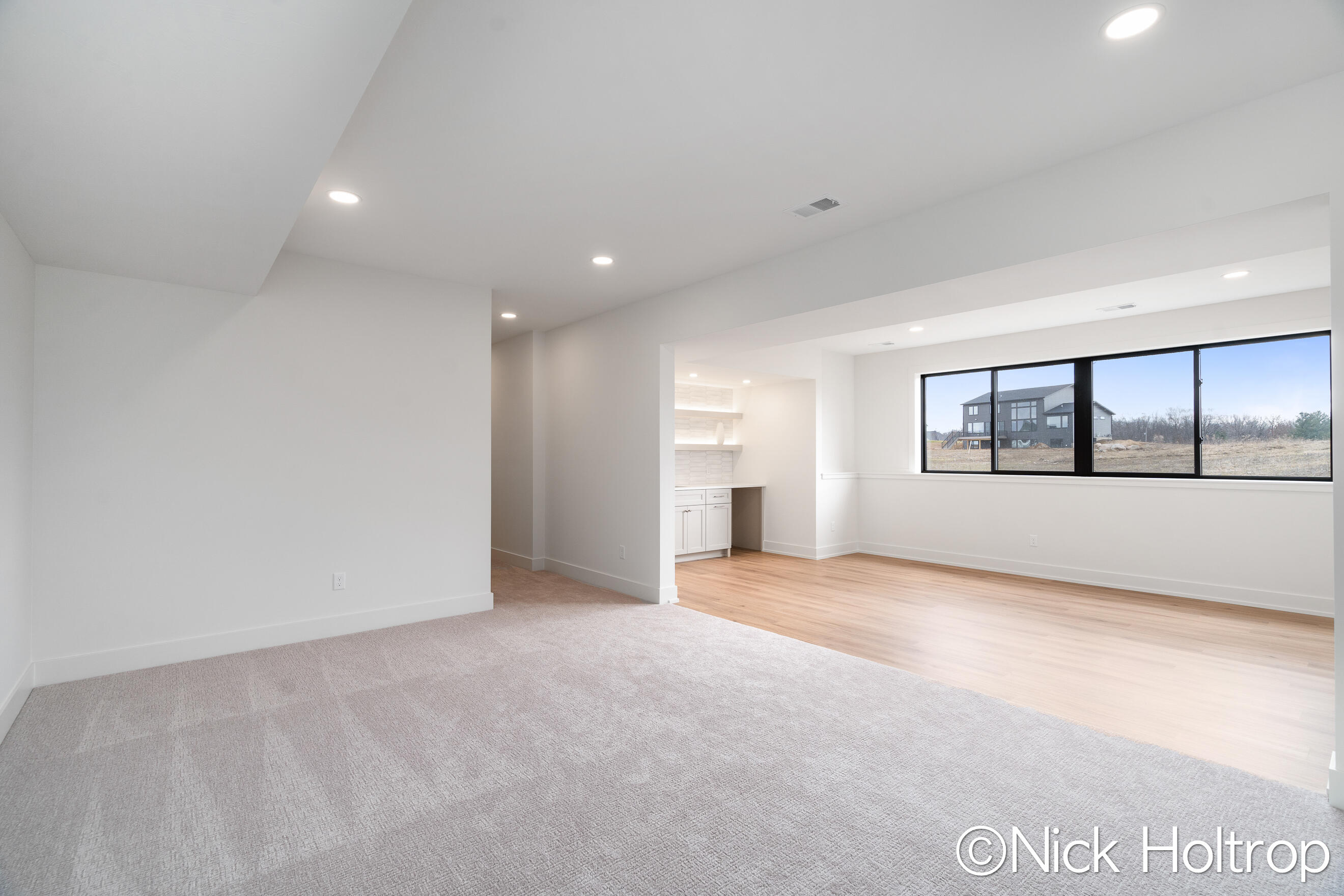 5789 Analise Lane NE