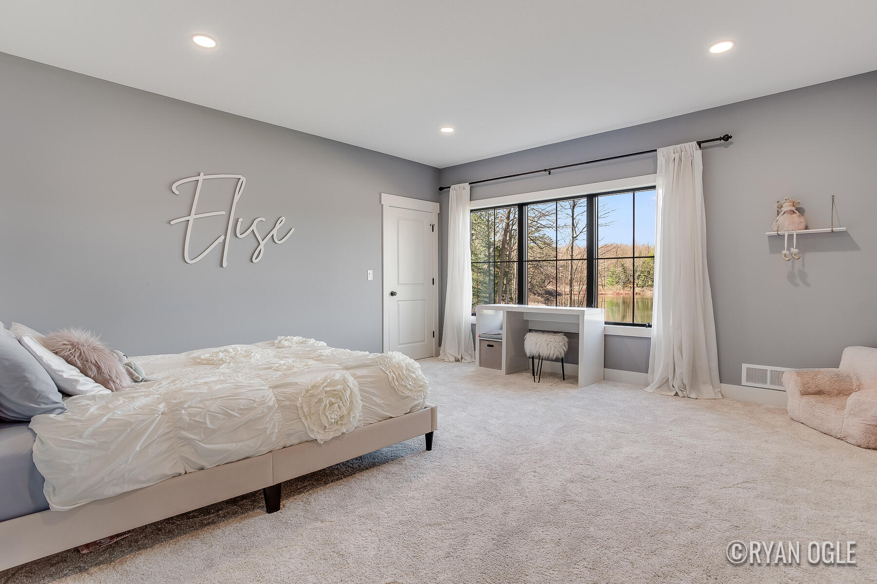 4992 E Loop Road