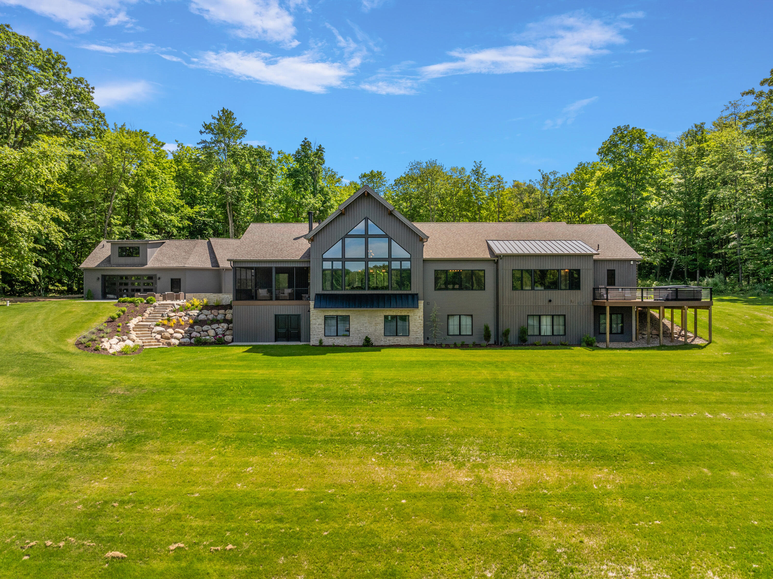 4992 E Loop Road