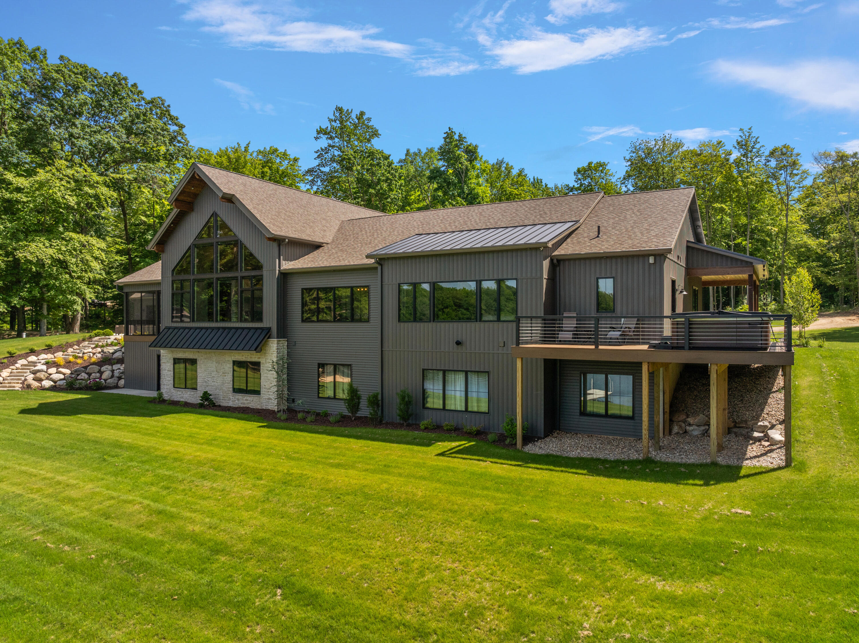 4992 E Loop Road