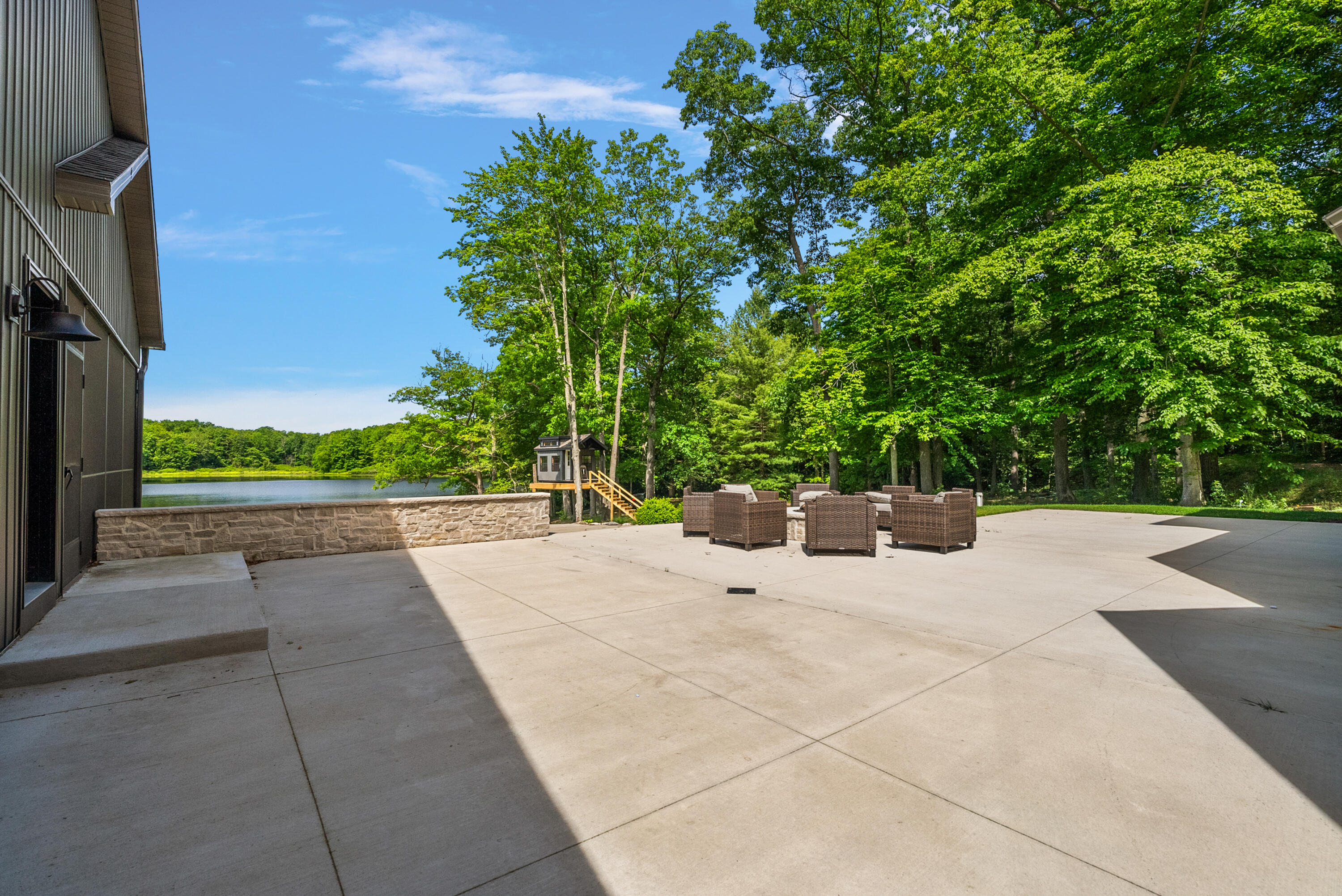 4992 E Loop Road