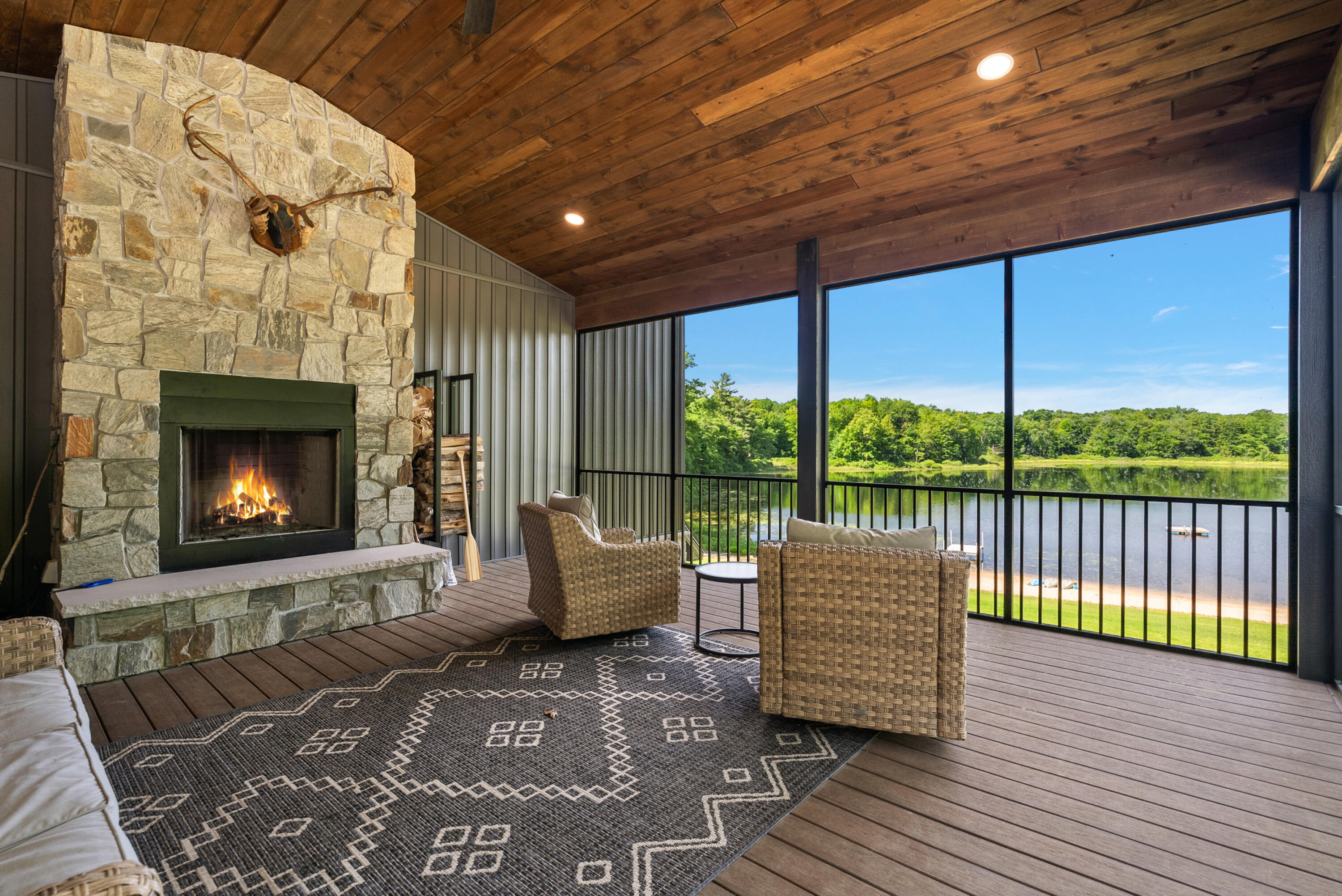4992 E Loop Road