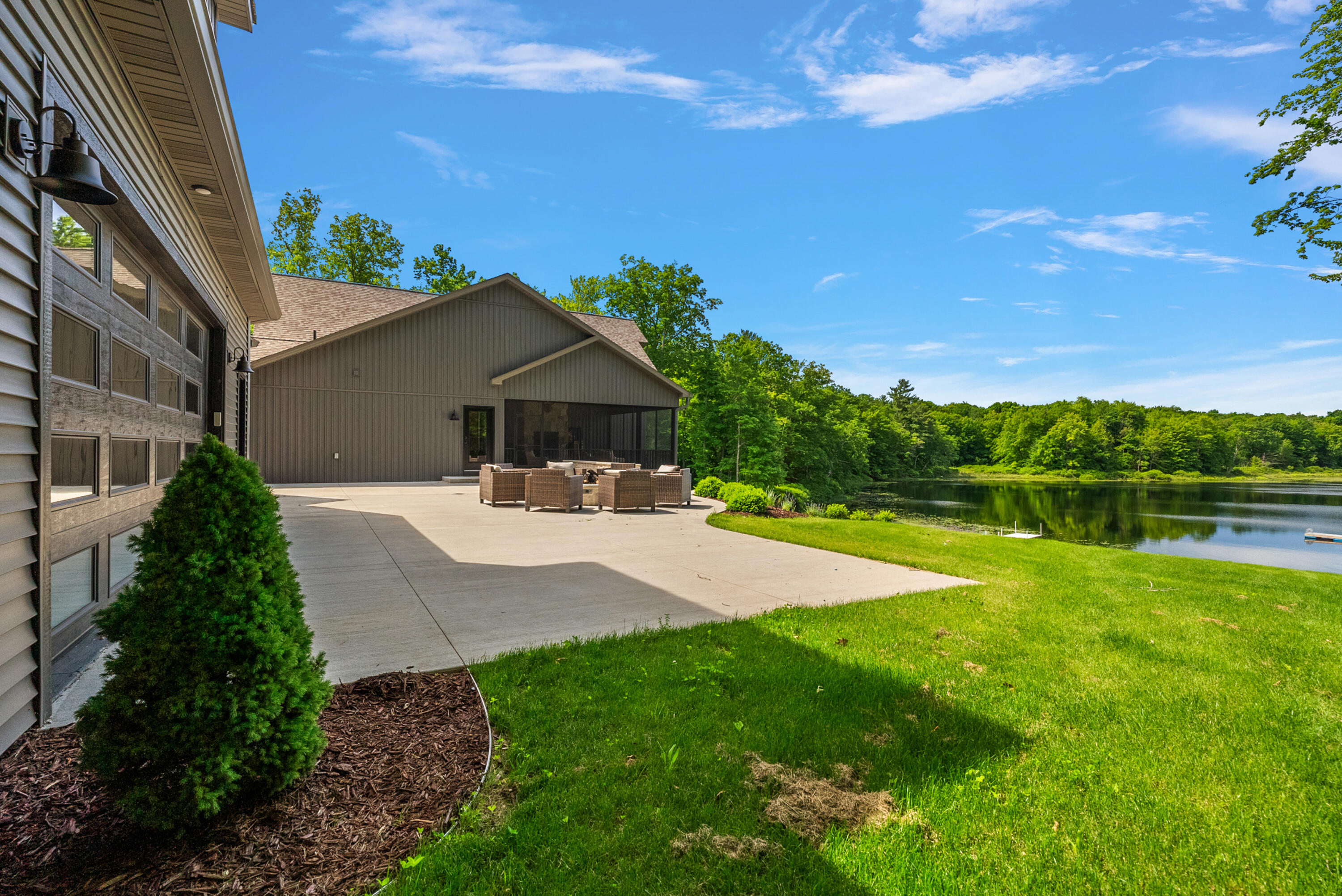 4992 E Loop Road