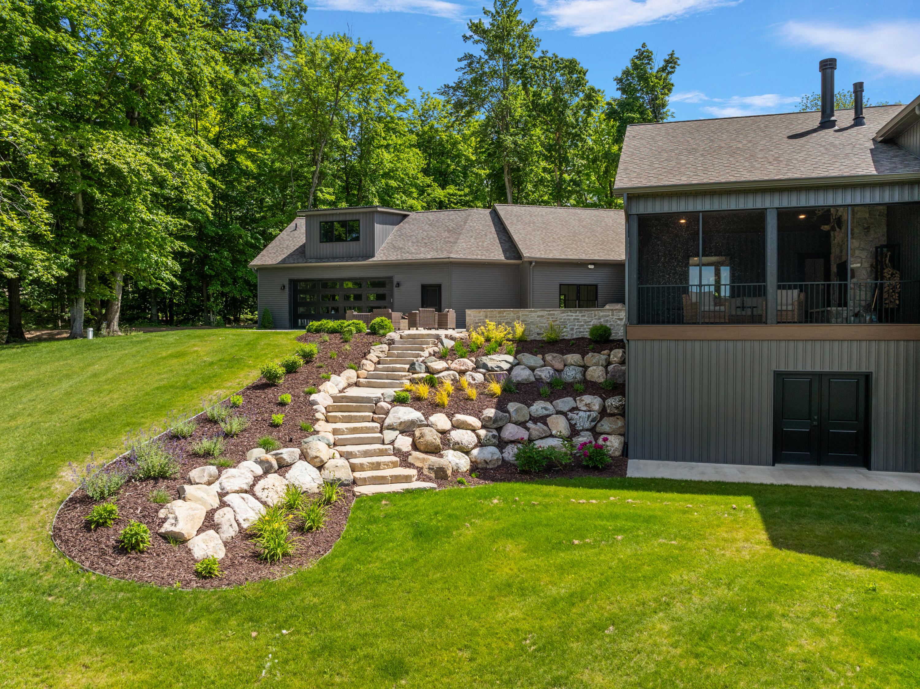 4992 E Loop Road