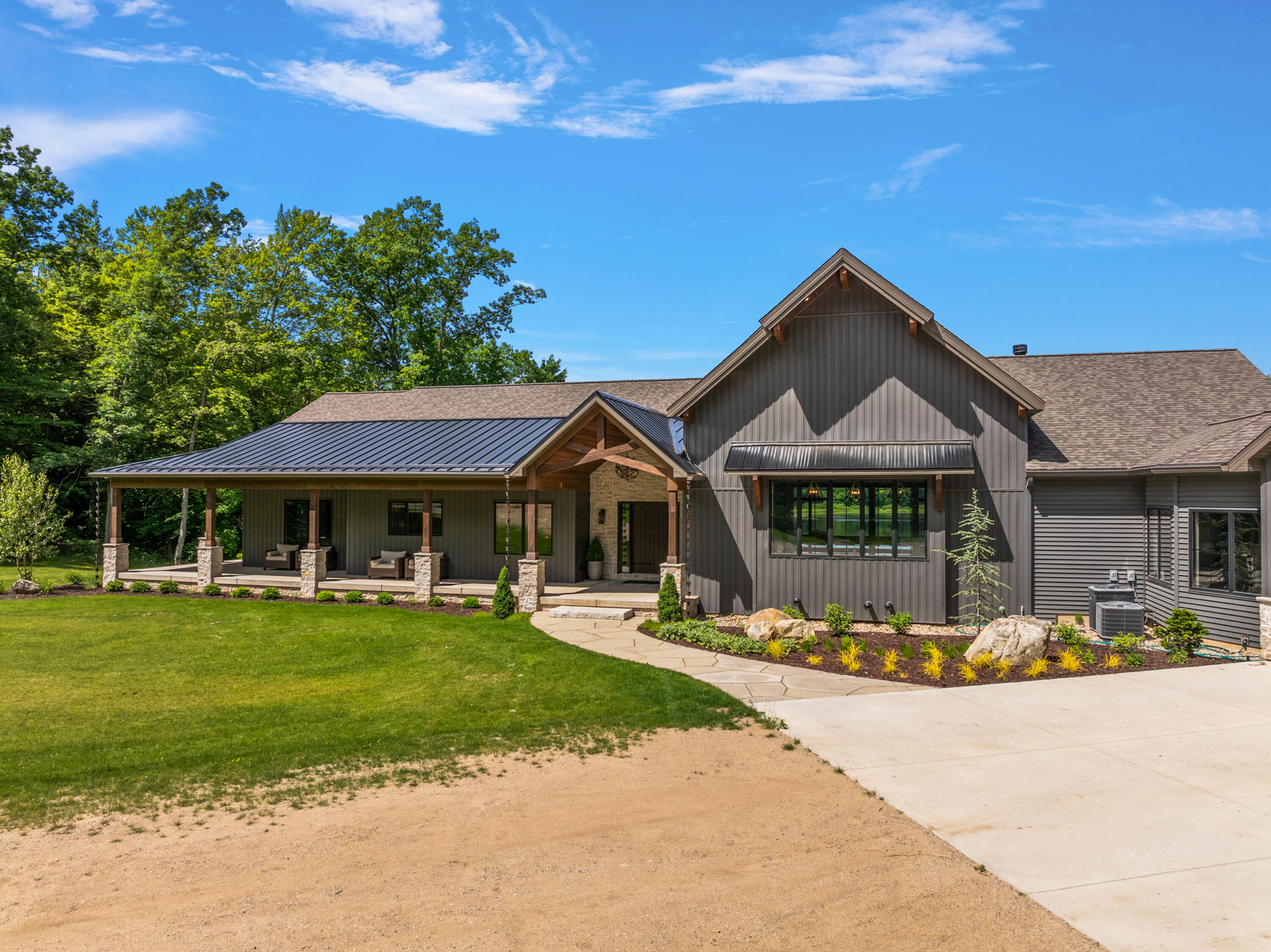 4992 E Loop Road
