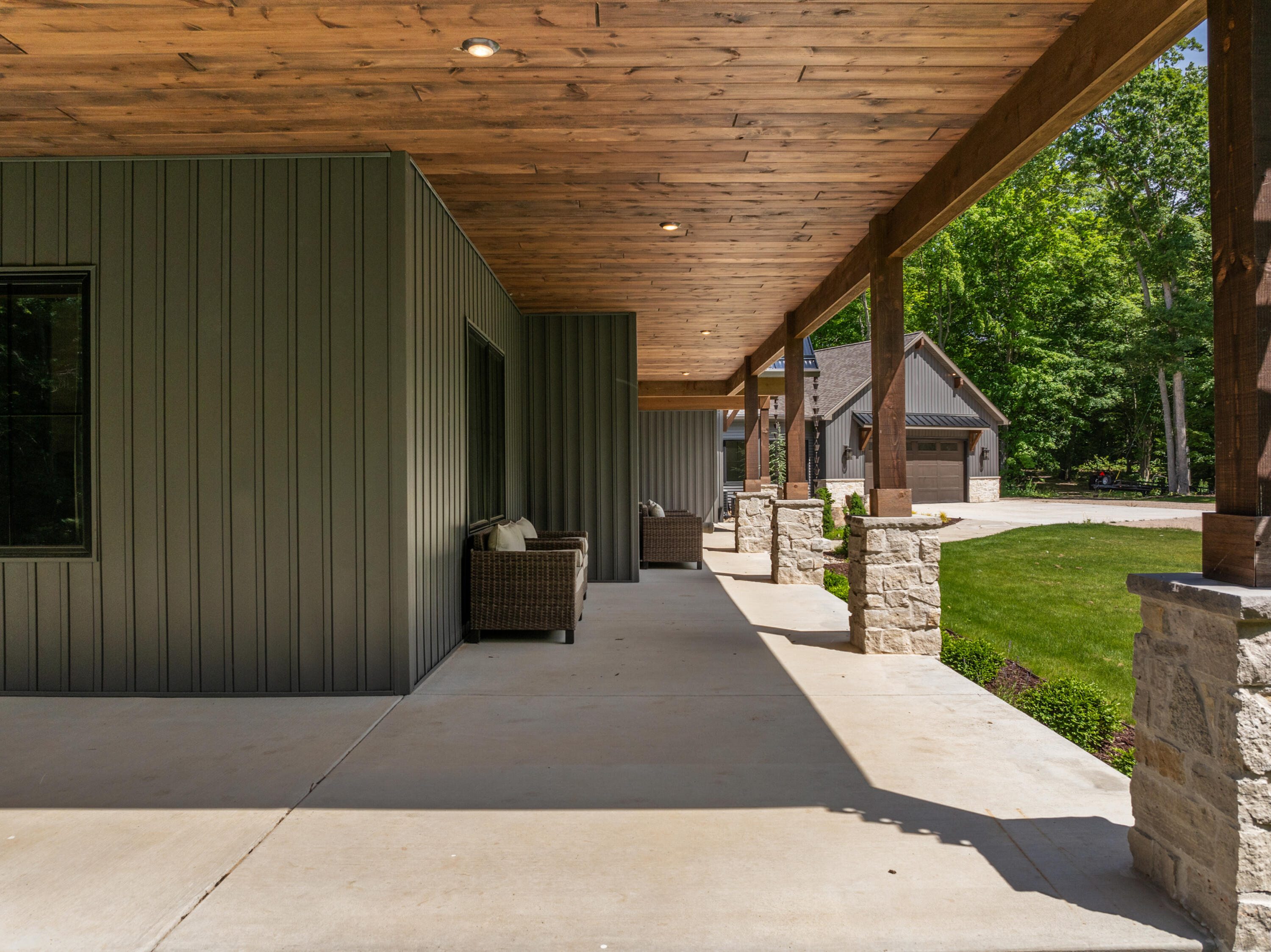 4992 E Loop Road