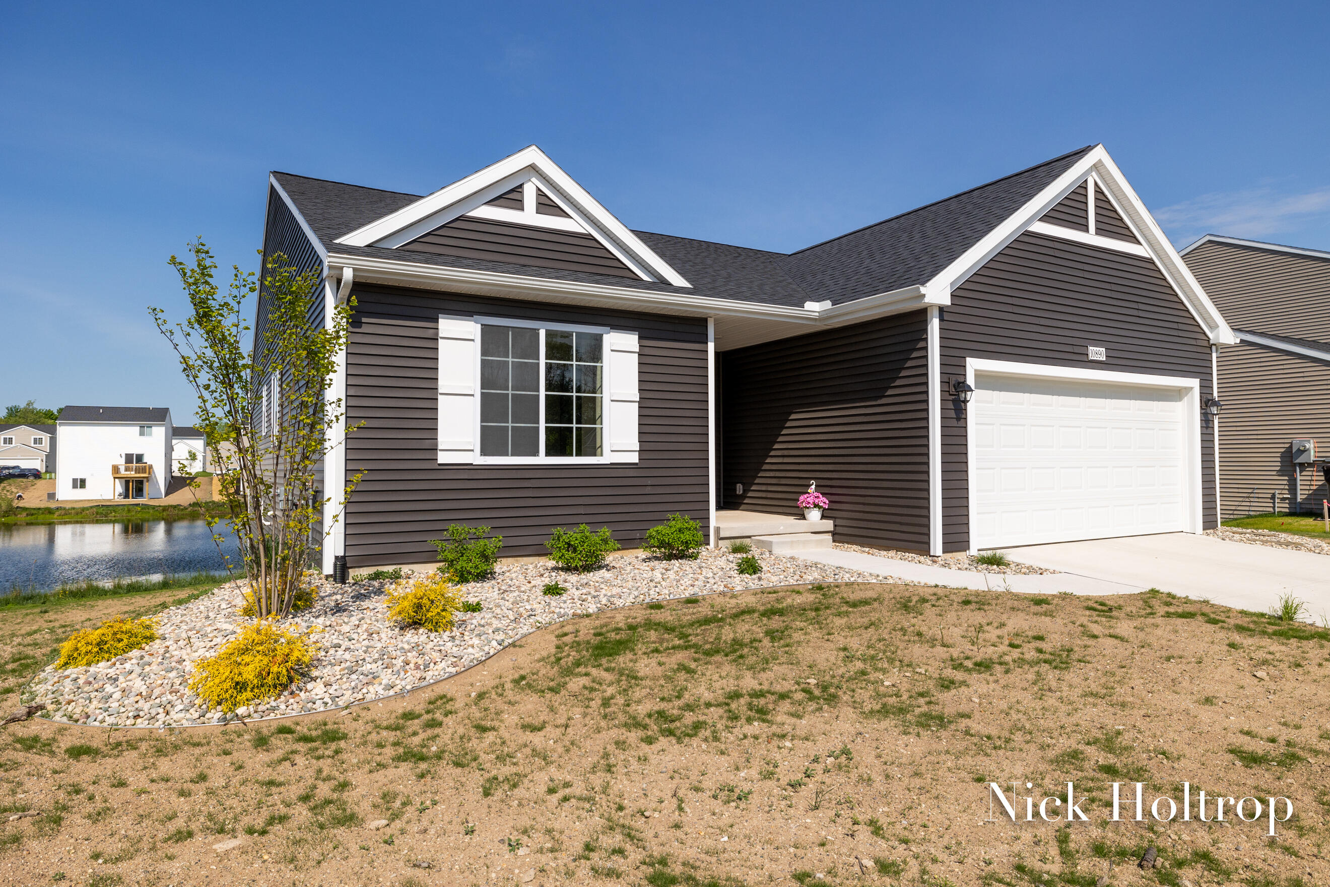 10890 Vine Leaf Circle