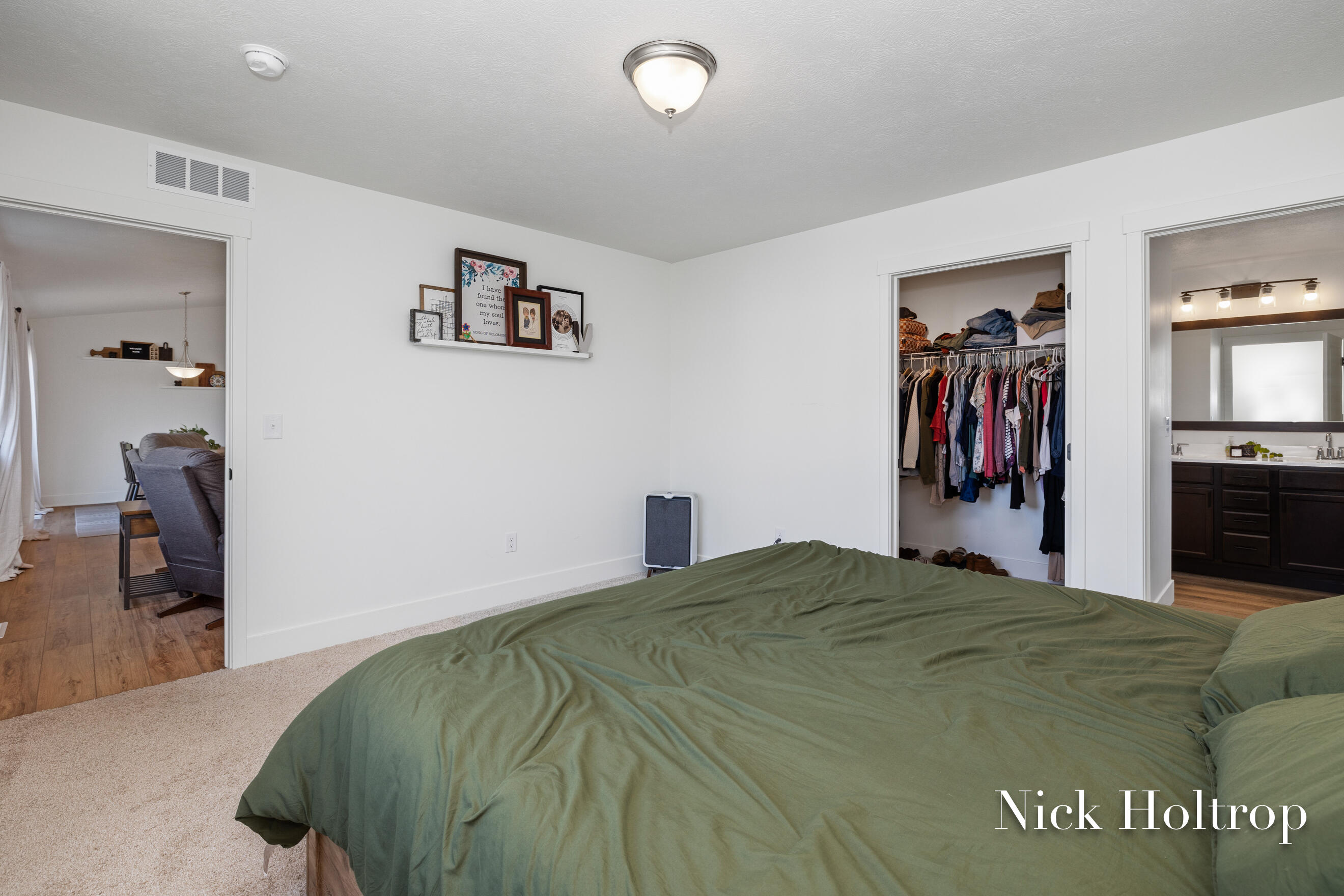 10890 Vine Leaf Circle