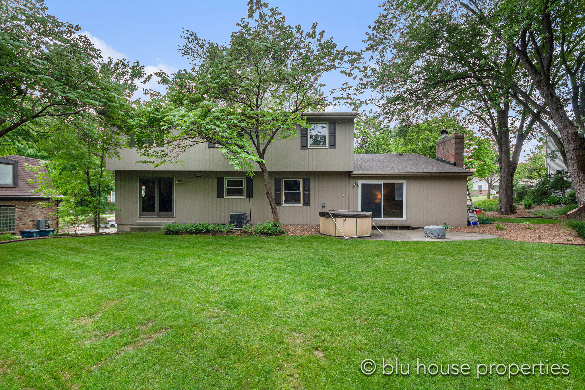 2244 Shawnee Drive SE