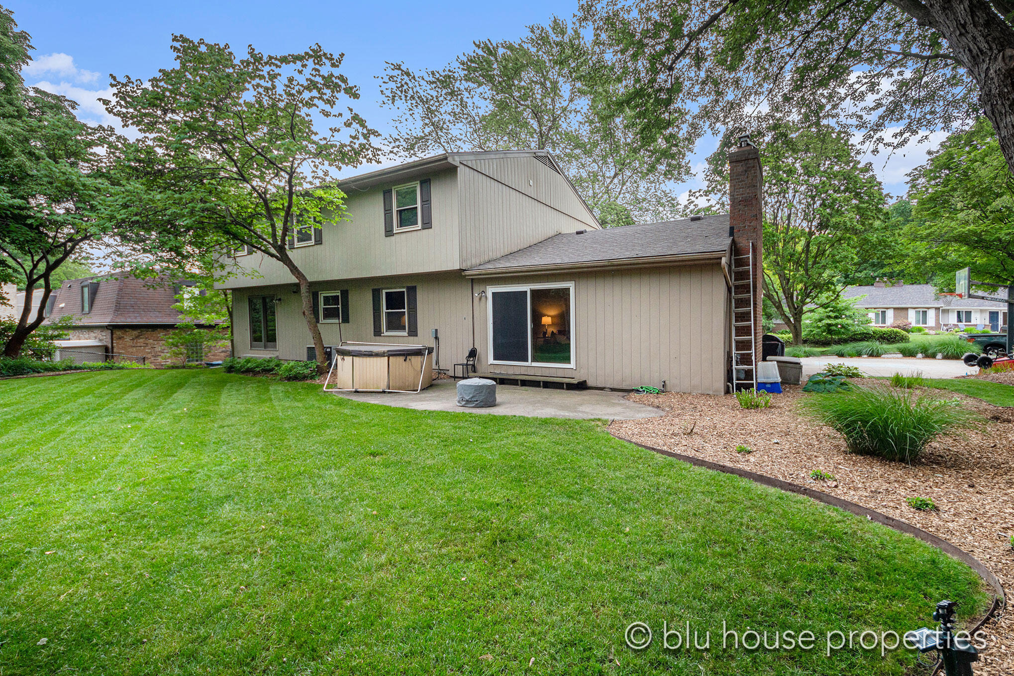 2244 Shawnee Drive SE