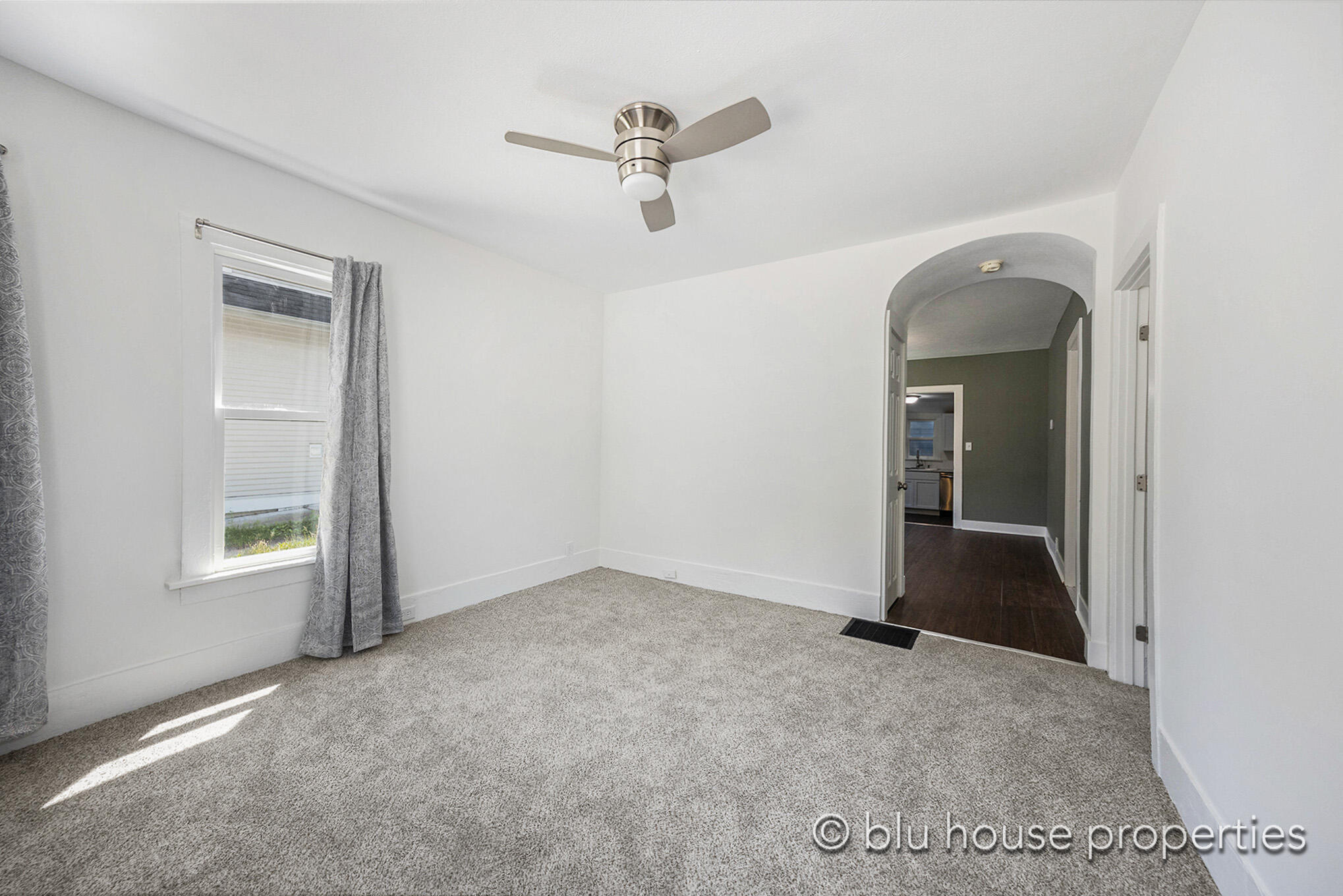 323 Freyling Place SE