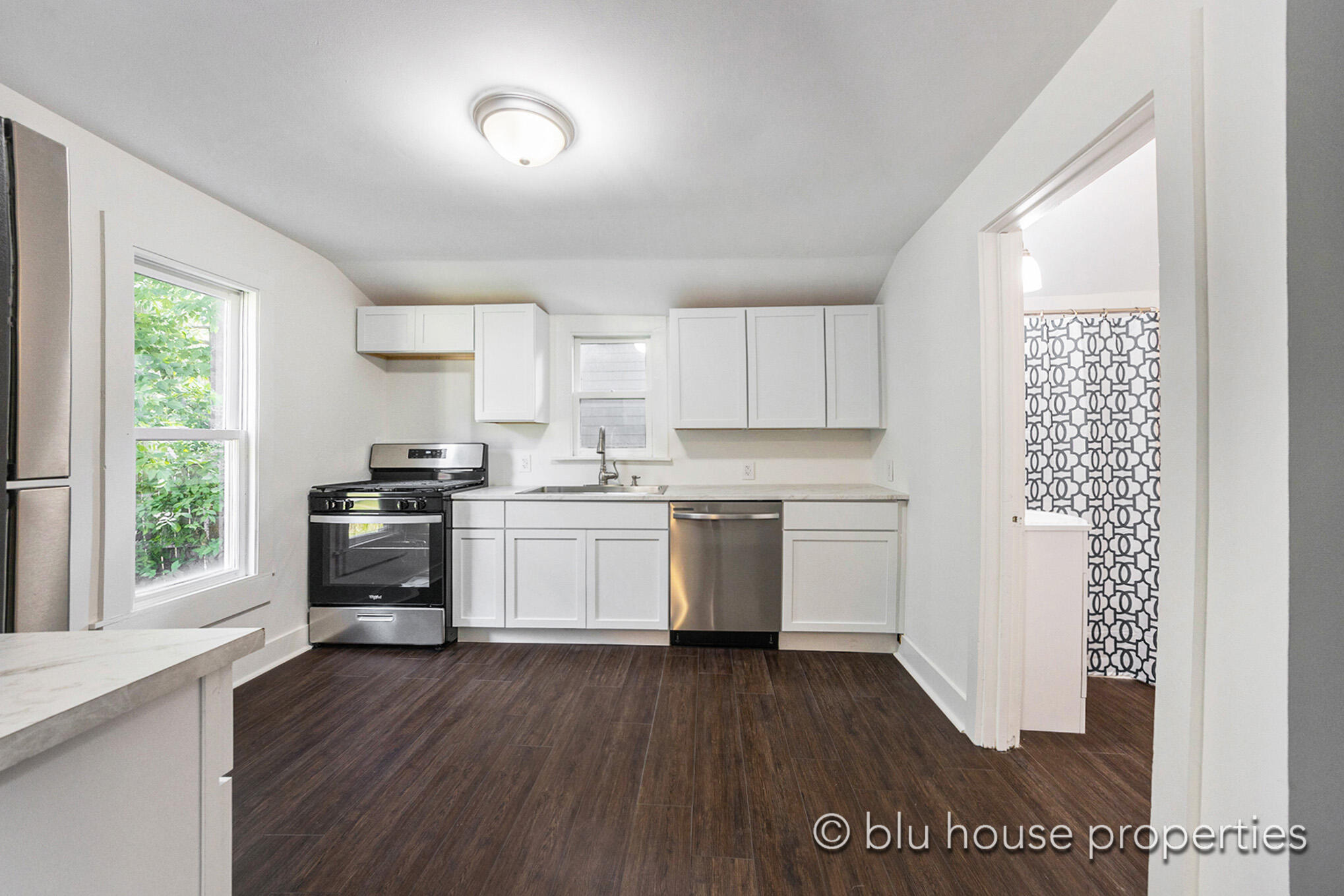 323 Freyling Place SE