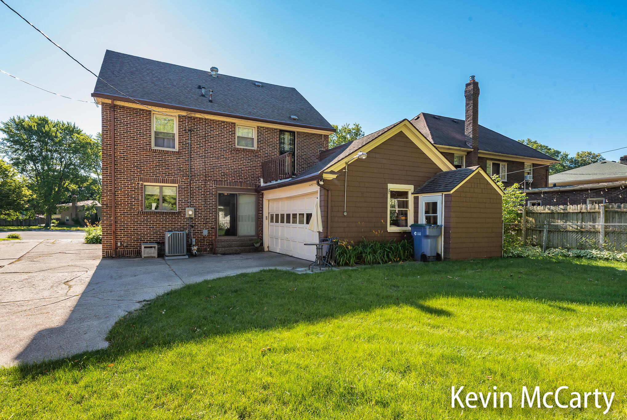 839 Iroquois Drive SE