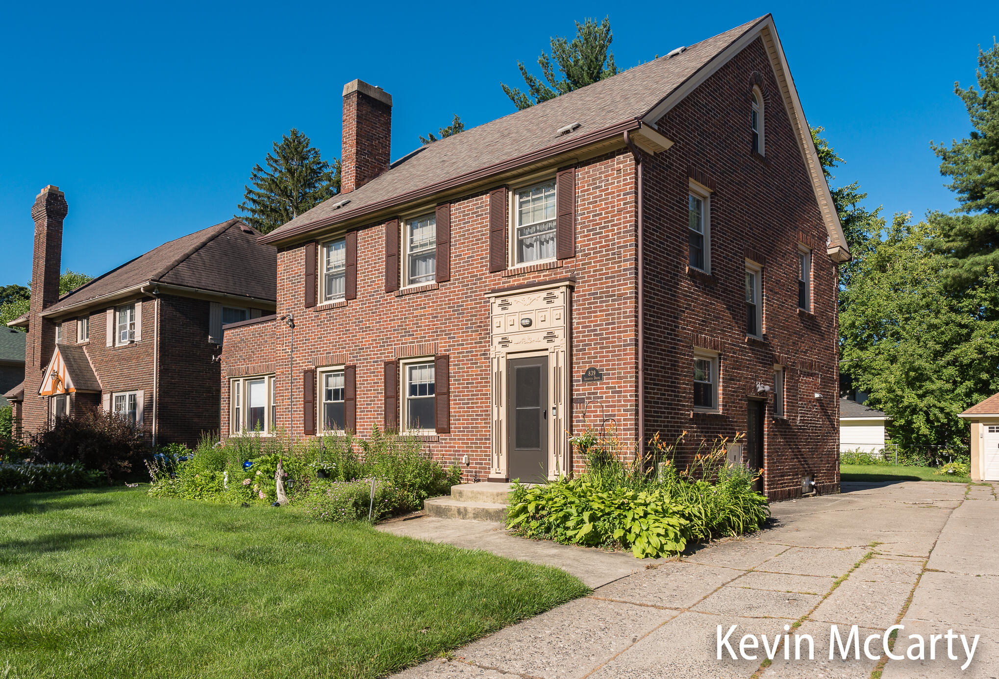 839 Iroquois Drive SE