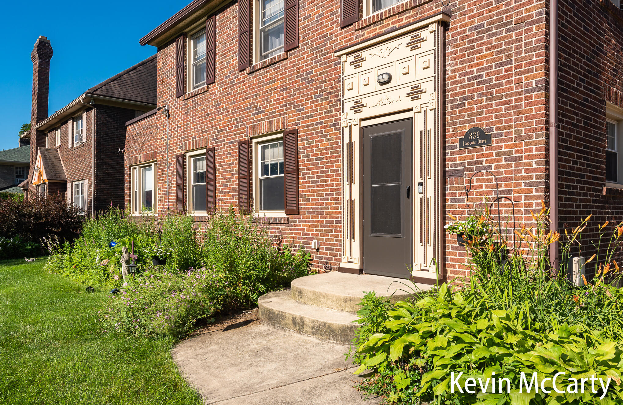 839 Iroquois Drive SE