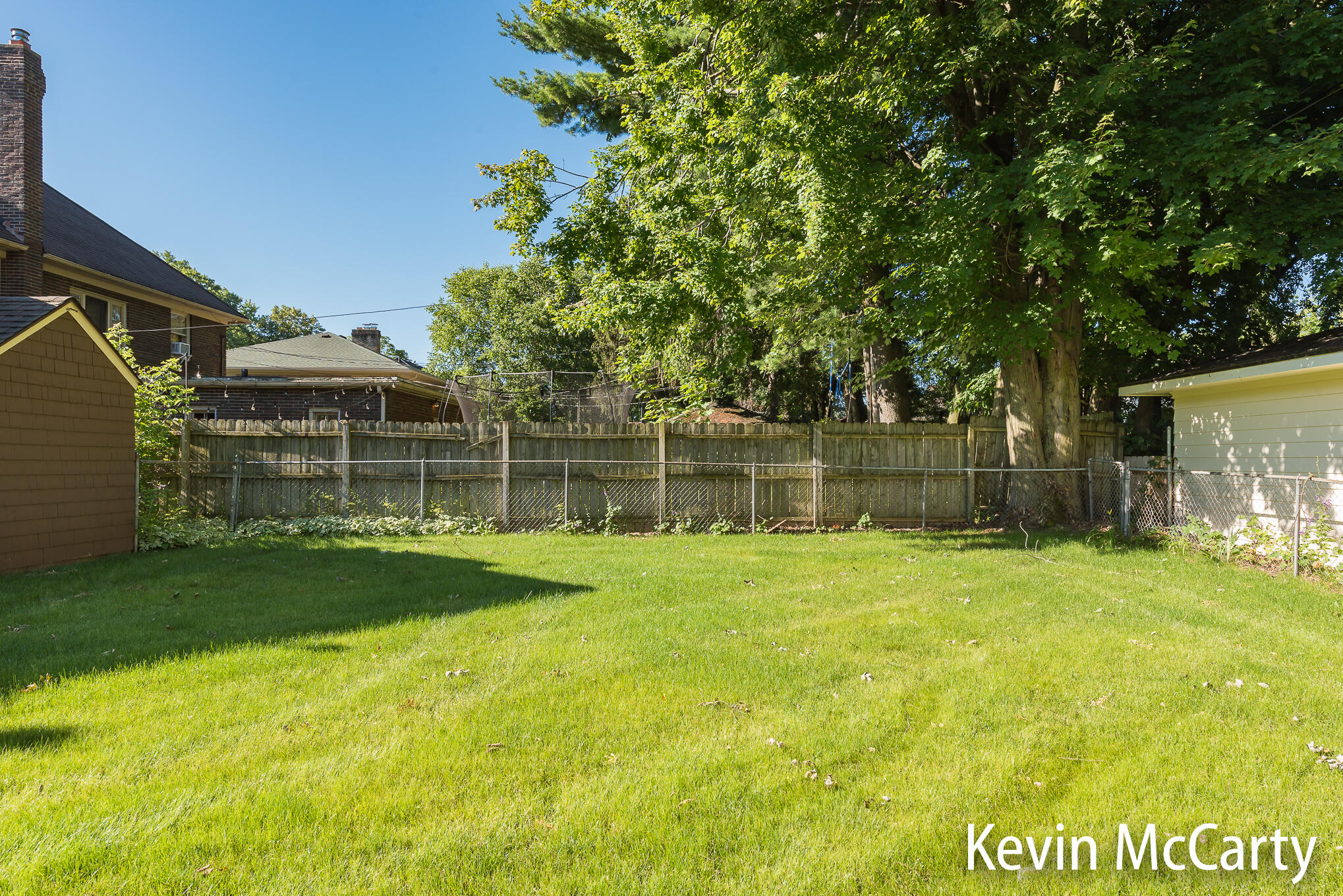 839 Iroquois Drive SE
