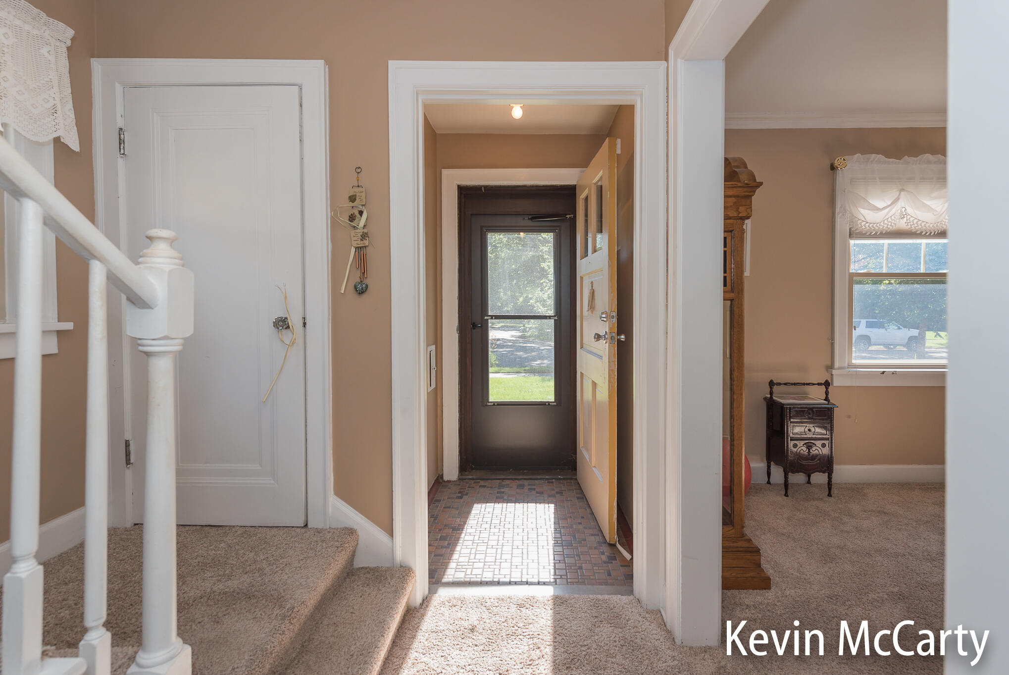 839 Iroquois Drive SE