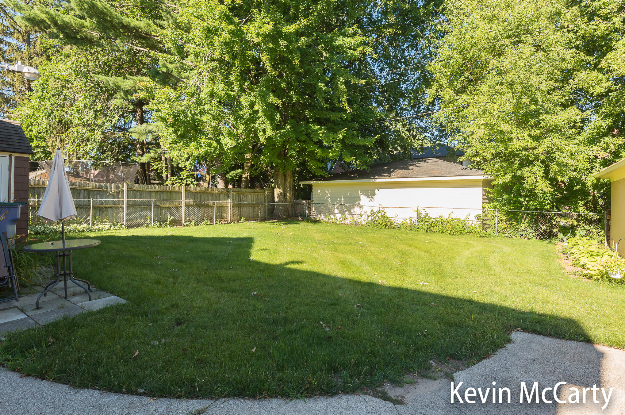 839 Iroquois Drive SE