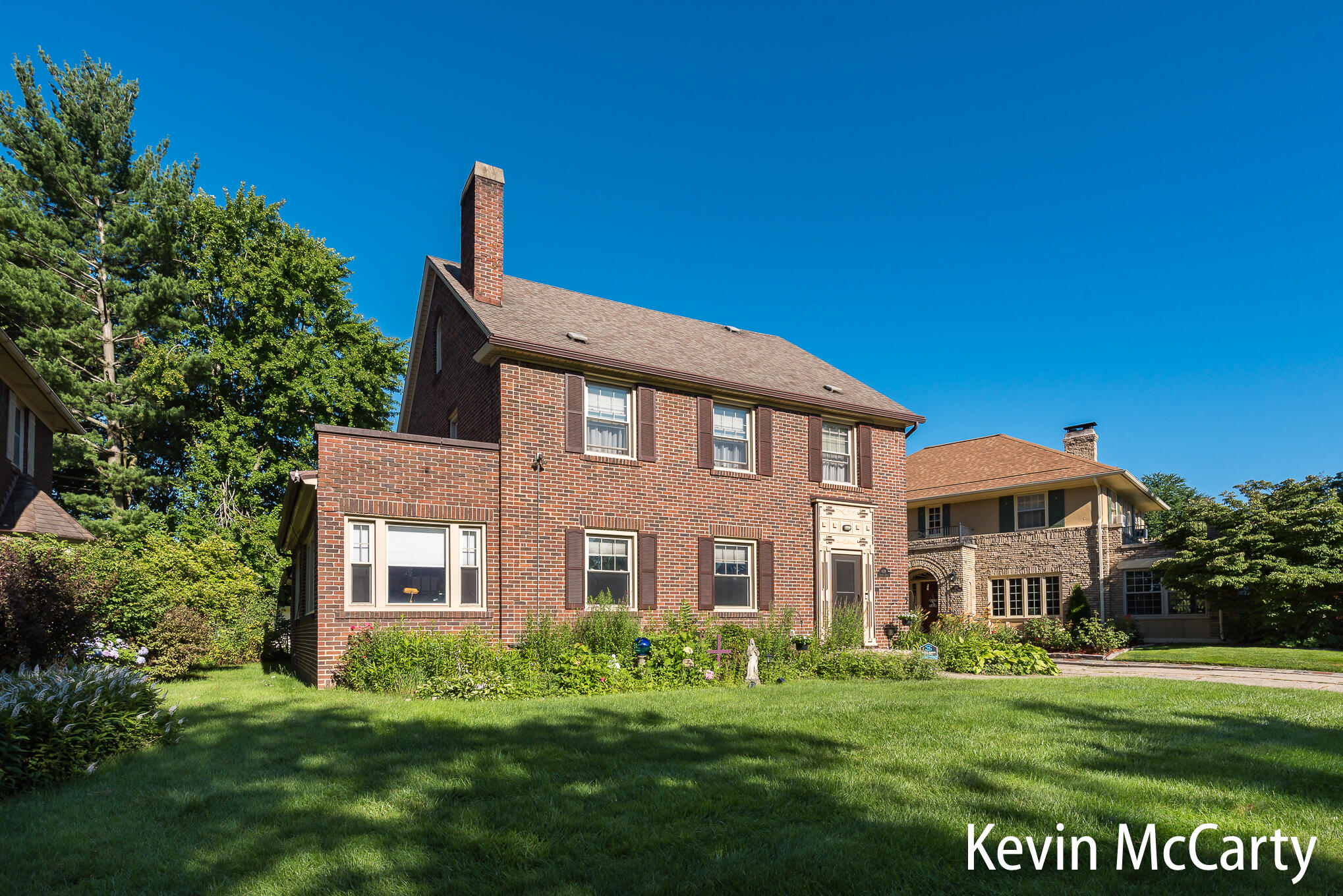 839 Iroquois Drive SE