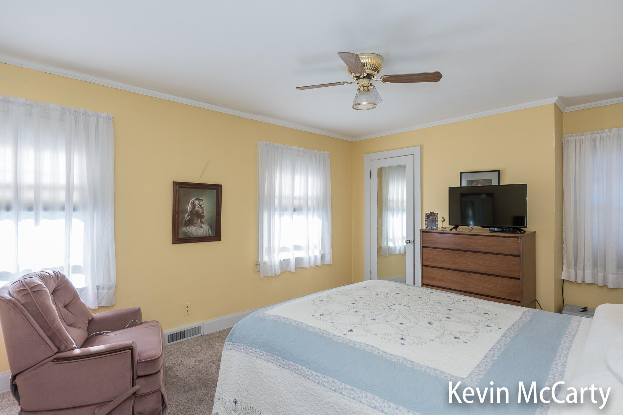 839 Iroquois Drive SE