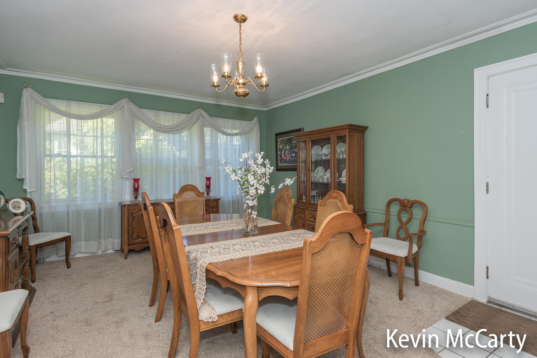 839 Iroquois Drive SE