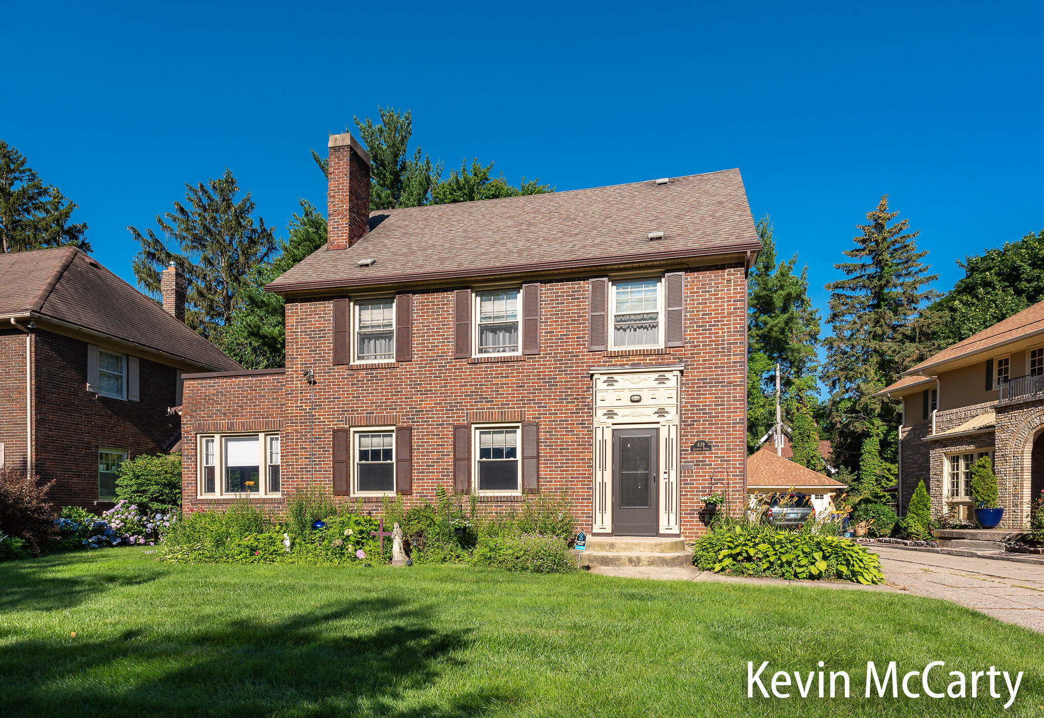 839 Iroquois Drive SE