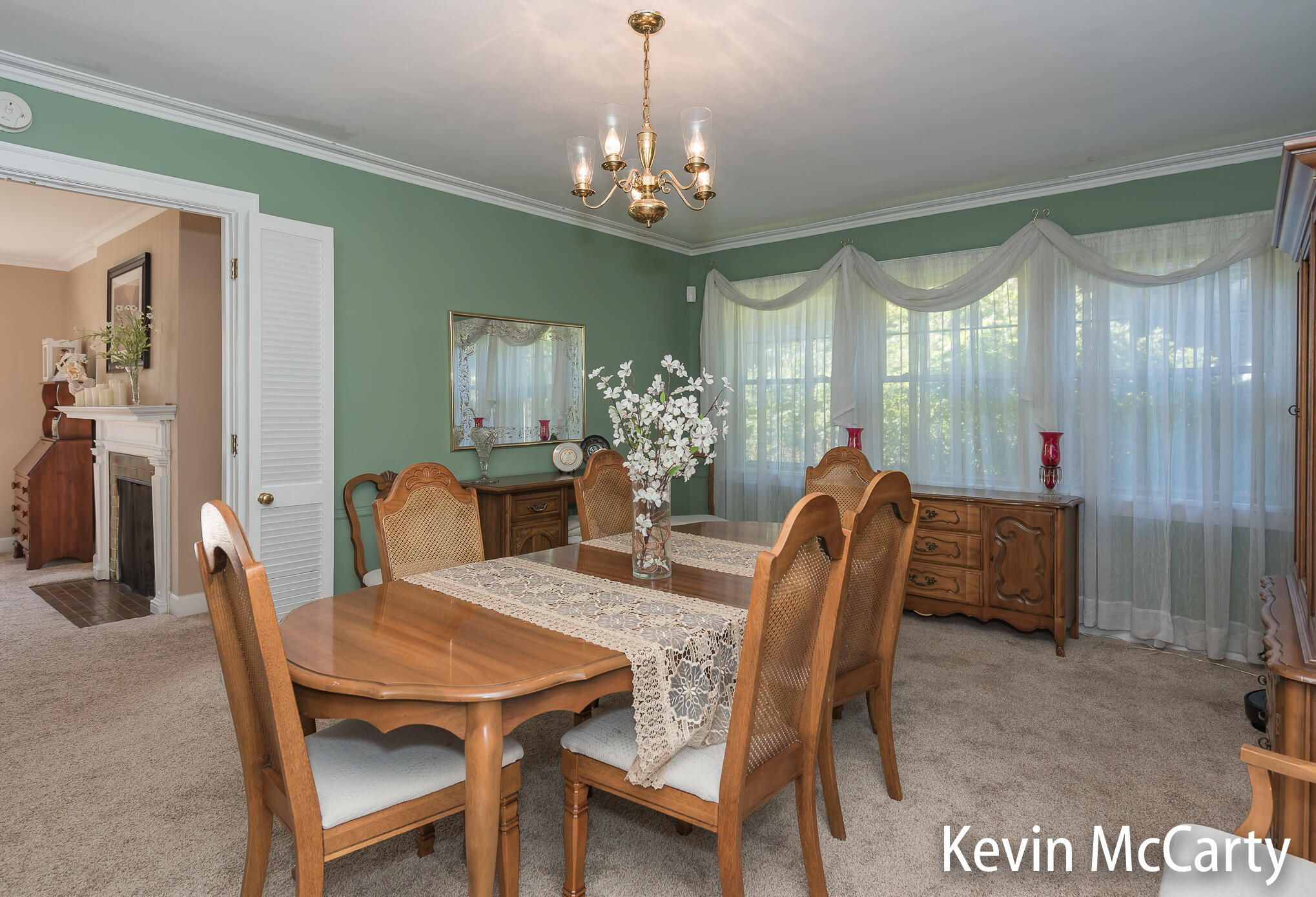 839 Iroquois Drive SE