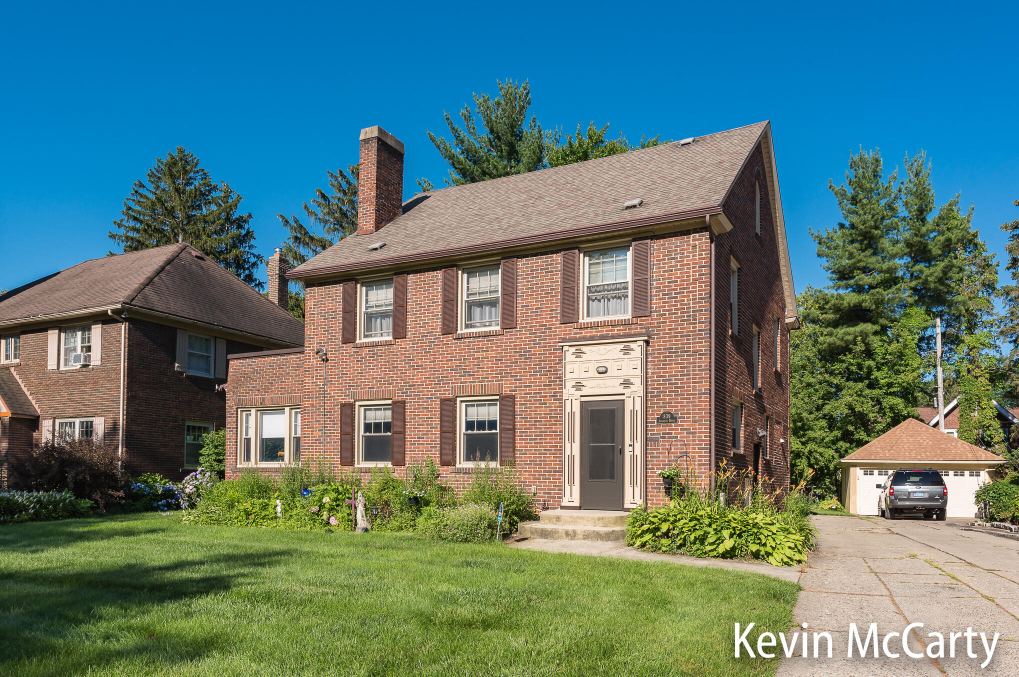 839 Iroquois Drive SE
