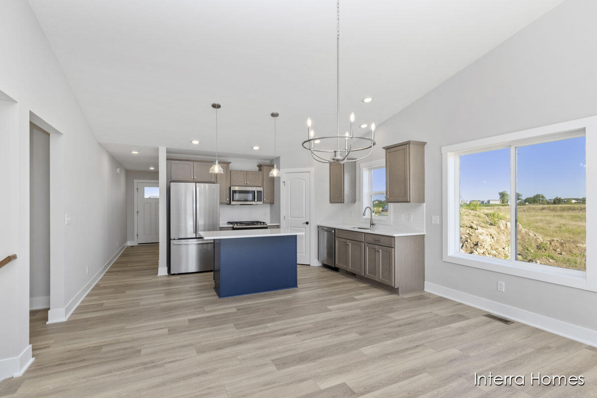 3824 Highbury Drive, 14